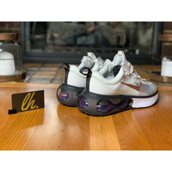 Size 6.5y / 8 W Nike Air Max 2021 Athletic Running Shoes DA3199-103 - Picture 5 of 6